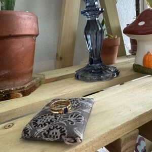 Authentic Tiffany & Co 1997 Sapphire 18k Gold Ring